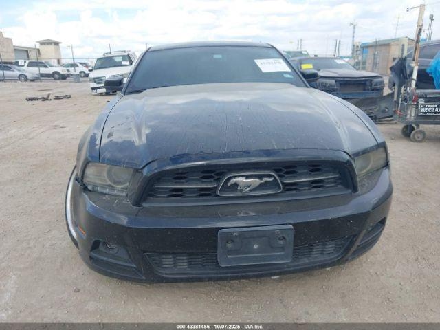 Ford Mustang V6 Premium Image 12