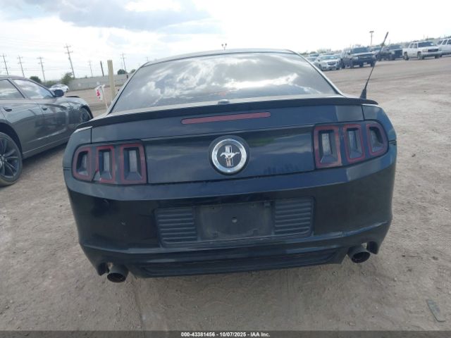 Ford Mustang V6 Premium Image 16