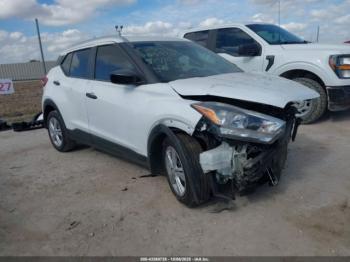  Salvage Nissan Kicks