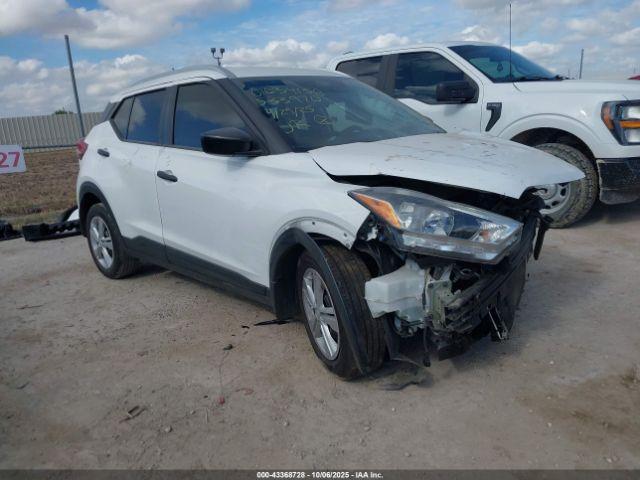  Salvage Nissan Kicks