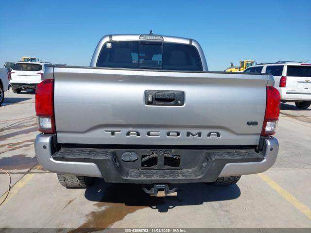 Toyota Tacoma Sr5 V6 Image 15