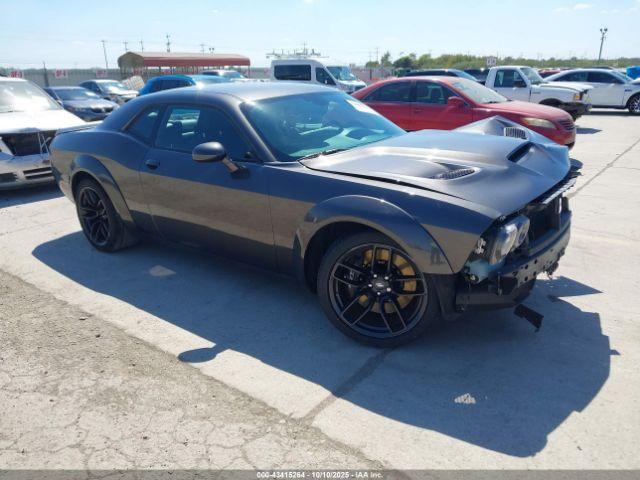  Salvage Dodge Challenger