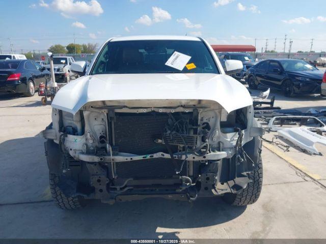 Toyota Tacoma Trd Off Road Image 12