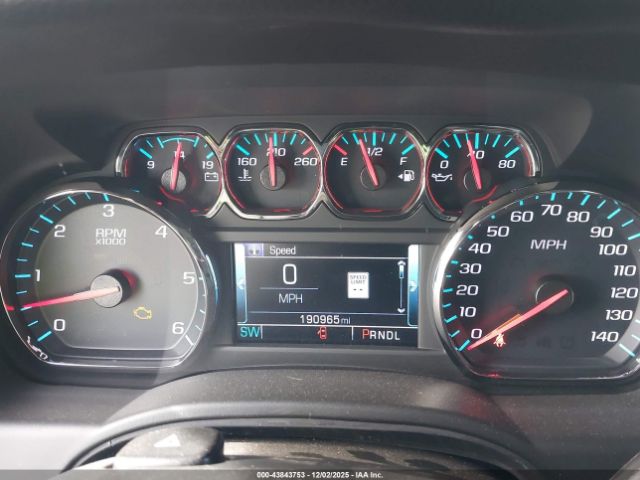 Chevrolet Suburban 2wd Lt Image 14