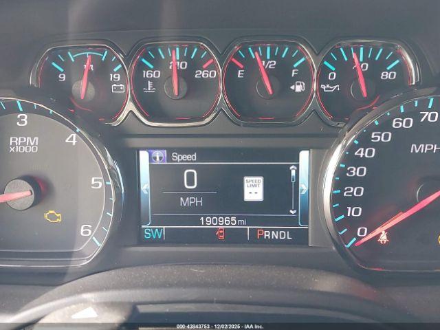 Chevrolet Suburban 2wd Lt Image 11