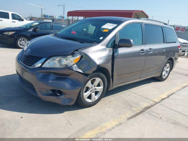 Toyota Sienna Le V6 8 Passenger Image 8