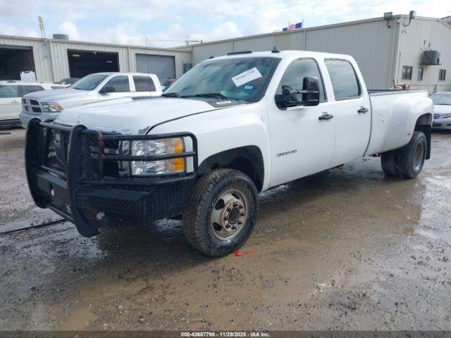 Chevrolet Silverado 3500 Work Truck Image 14