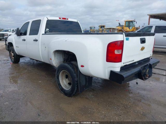 Chevrolet Silverado 3500 Work Truck Image 4