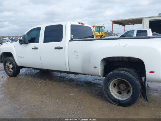 Chevrolet Silverado 3500 Work Truck Image 11