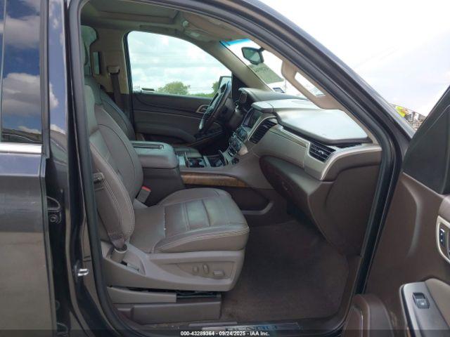 GMC Yukon Denali Image 14