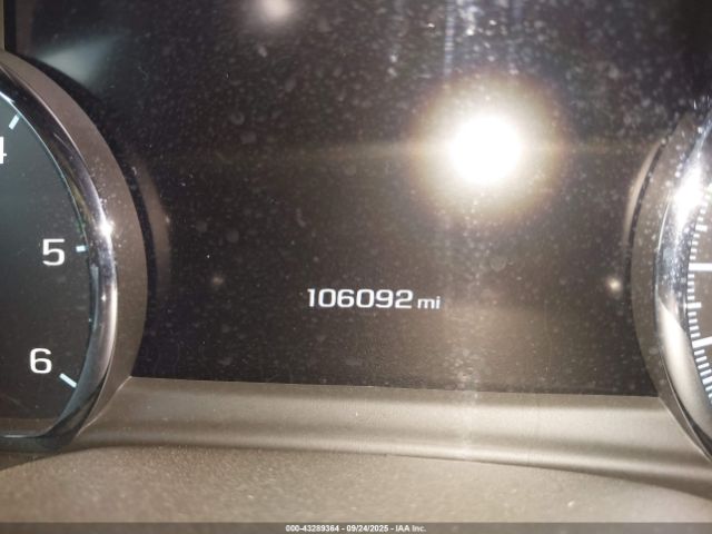 GMC Yukon Denali Image 3