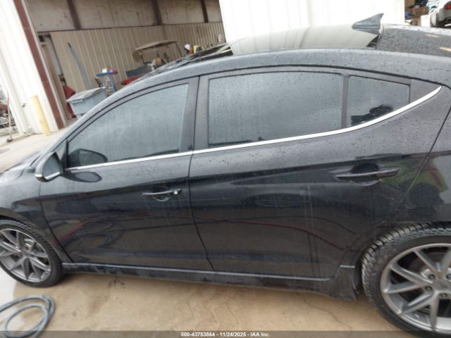 Hyundai ELANTRA Sport Image 10