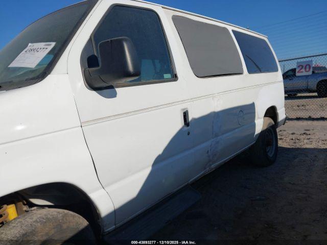 Ford E-350 Image 7