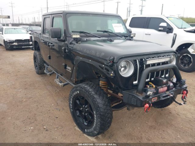 Jeep Gladiator Overland 4x4 Image 9