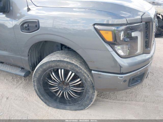 Nissan Titan Sv Diesel Image 13