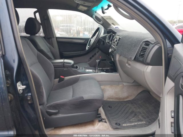 Toyota 4Runner Image 12