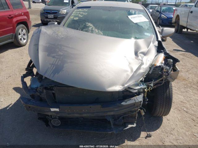 Hyundai ELANTRA Gls Image 11