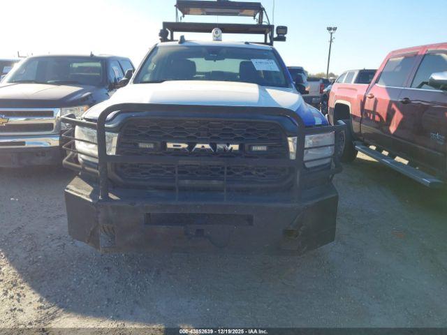 Ram 2500 Tradesman  4x2 8' Box Image 10