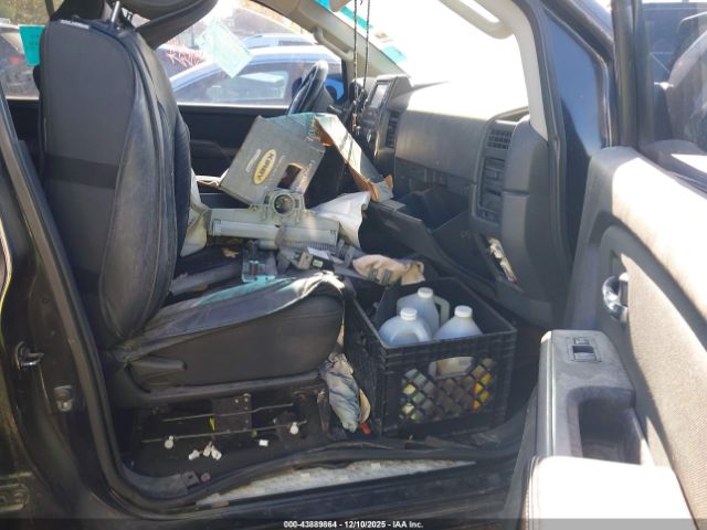 Nissan Titan Sv Image 16