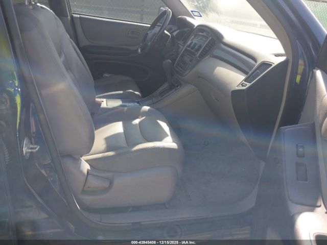 Toyota Highlander V6 Image 2