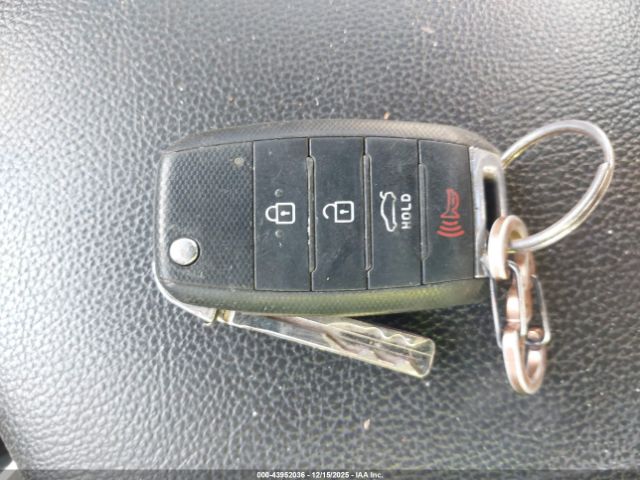 Kia Optima Lx Image 3