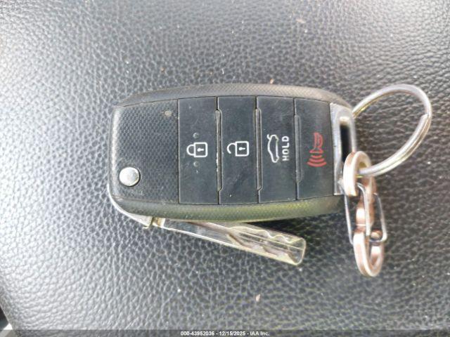 Kia Optima Lx Image 3