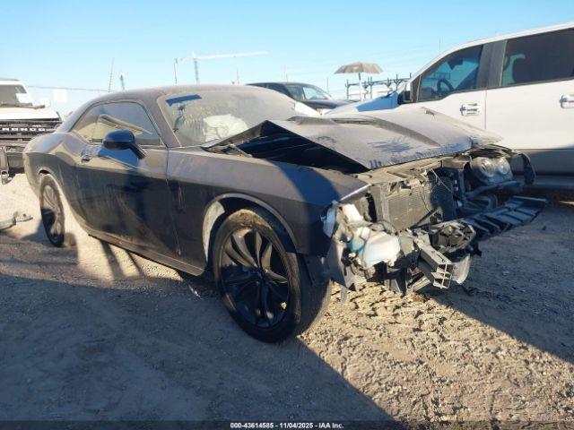  Salvage Dodge Challenger