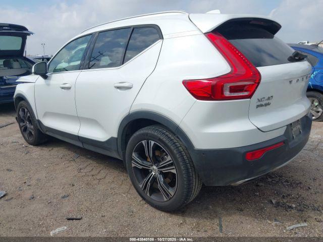 Volvo XC40 T4 Inscription Image 5