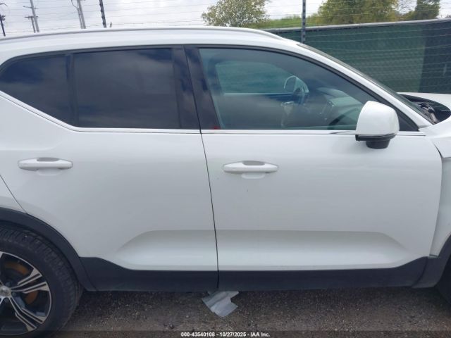 Volvo XC40 T4 Inscription Image 15