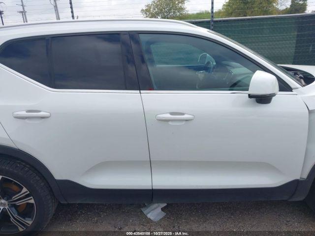 Volvo XC40 T4 Inscription Image 15