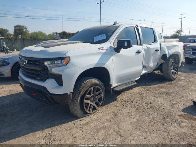 Chevrolet Silverado 1500 4wd  Short Bed Lt Trail Boss Image 5
