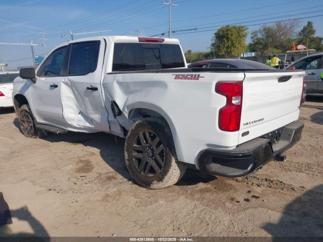 Chevrolet Silverado 1500 4wd  Short Bed Lt Trail Boss Image 4