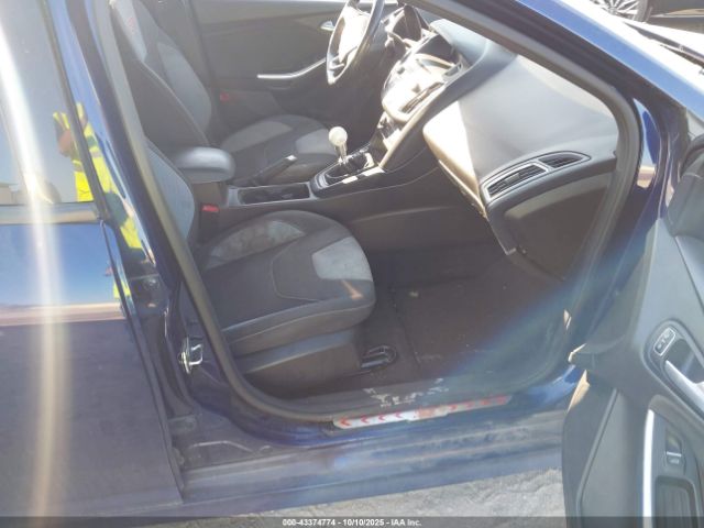 Ford Focus St Image 18