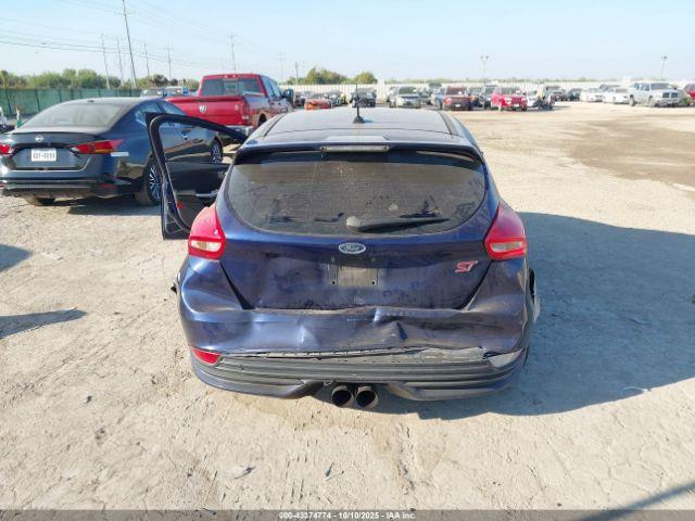 Ford Focus St Image 9