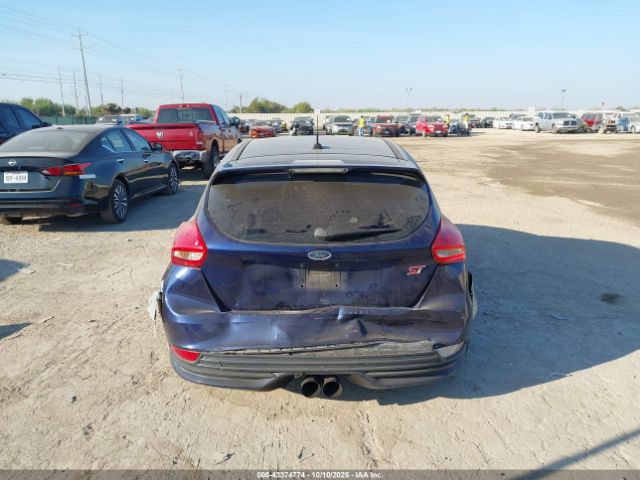 Ford Focus St Image 15