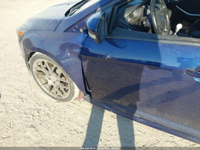 Ford Focus St Image 16