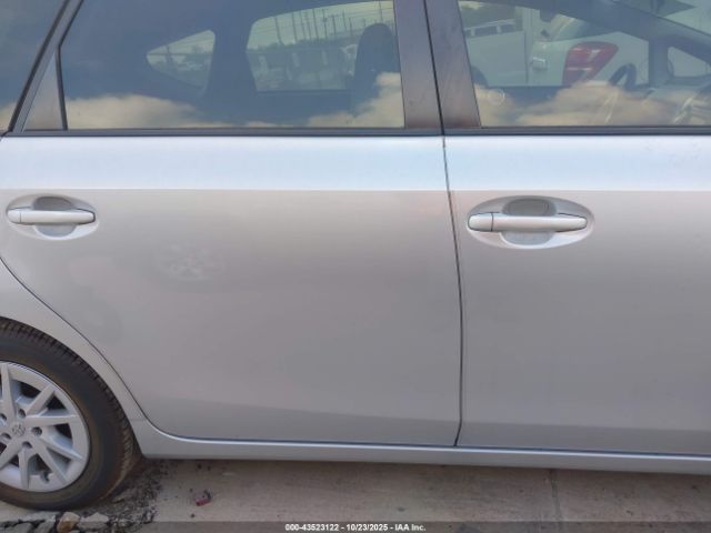 Toyota Prius v Two Image 17