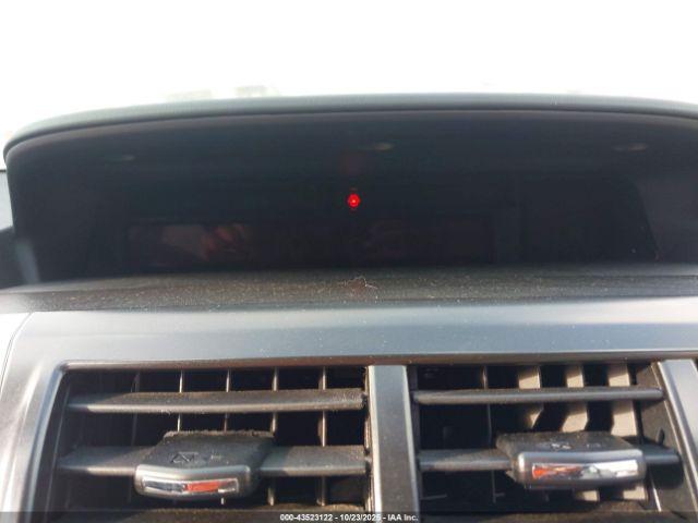 Toyota Prius v Two Image 4