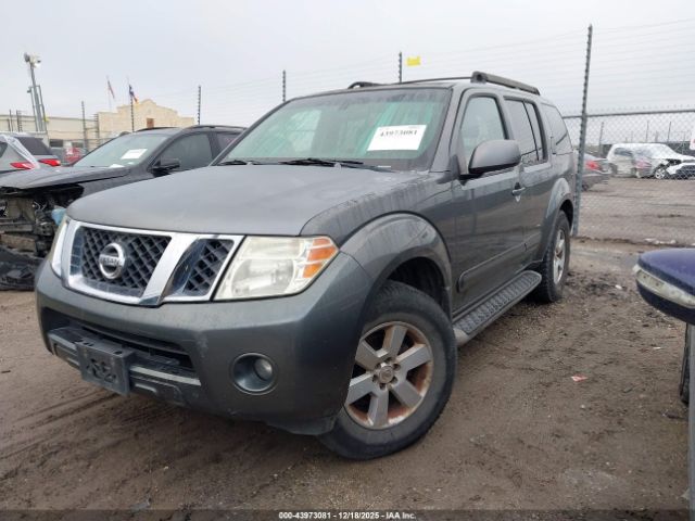Nissan Pathfinder Se Image 2