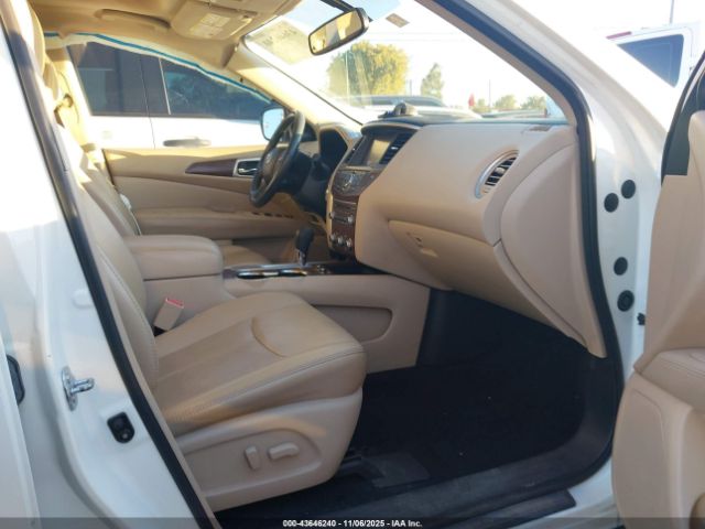 Nissan Pathfinder Platinum Image 5