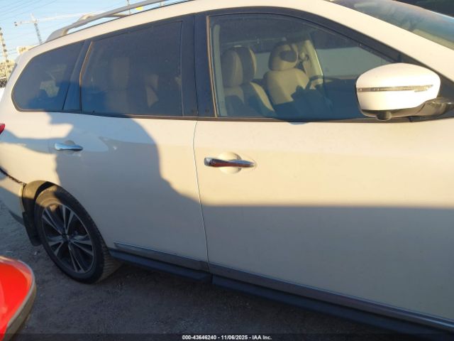 Nissan Pathfinder Platinum Image 13