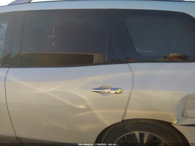 Nissan Pathfinder Platinum Image 14