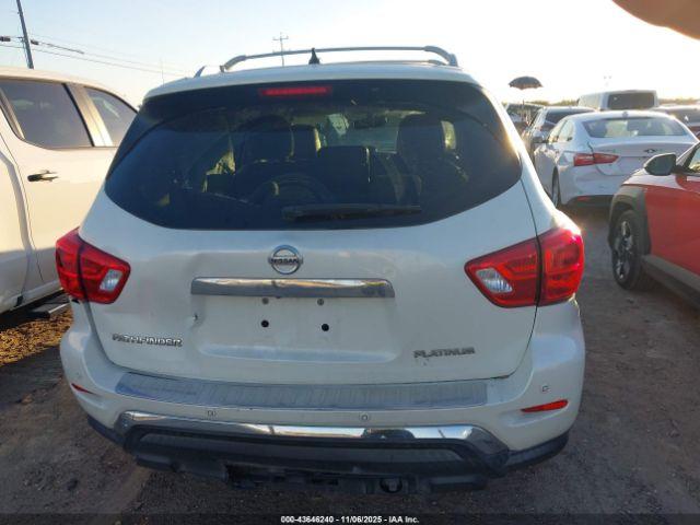 Nissan Pathfinder Platinum Image 11