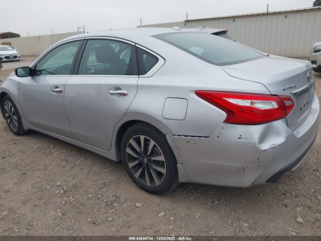 Nissan Altima 2.5 Sv Image 12