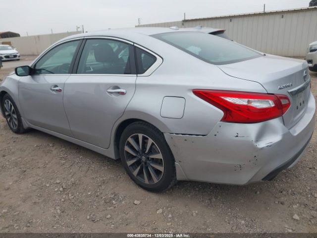 Nissan Altima 2.5 Sv Image 12