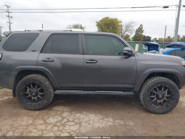 Toyota 4Runner Sr5 Premium Image 2