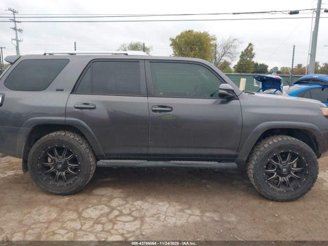 Toyota 4Runner Sr5 Premium Image 2