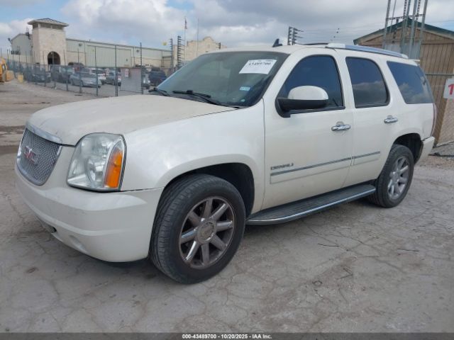 GMC Yukon Denali Image 5