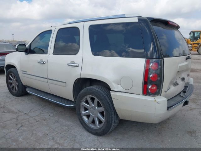 GMC Yukon Denali Image 4