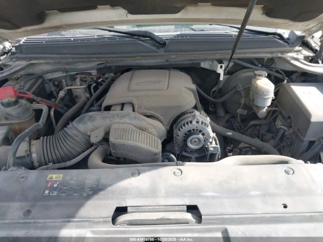 GMC Yukon Denali Image 16